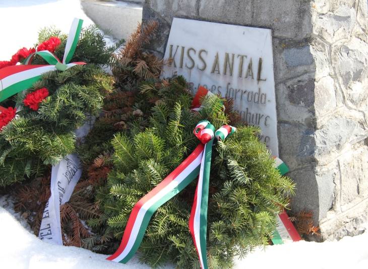 Koszorú Kiss Antal sírjára