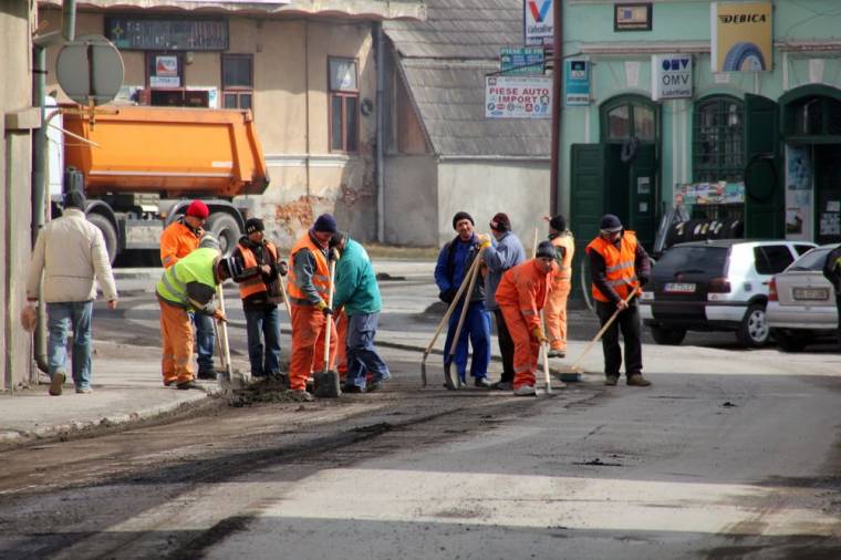 Gyergyószentmiklós: aszfaltozzák az országutat