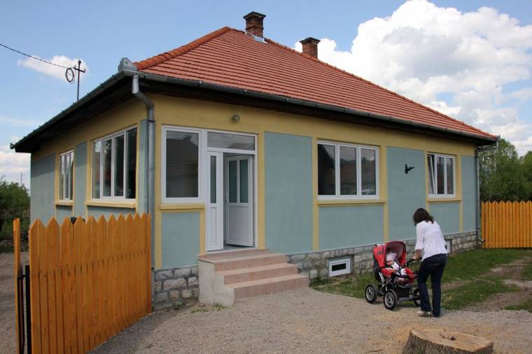 Egészségközpontot avattak Tekerőpatakon