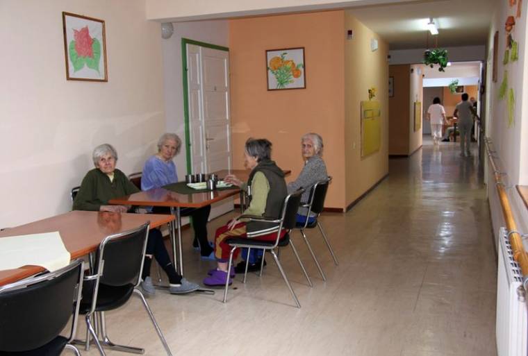 Felújítás, átszervezés a beteg idősek érdekében