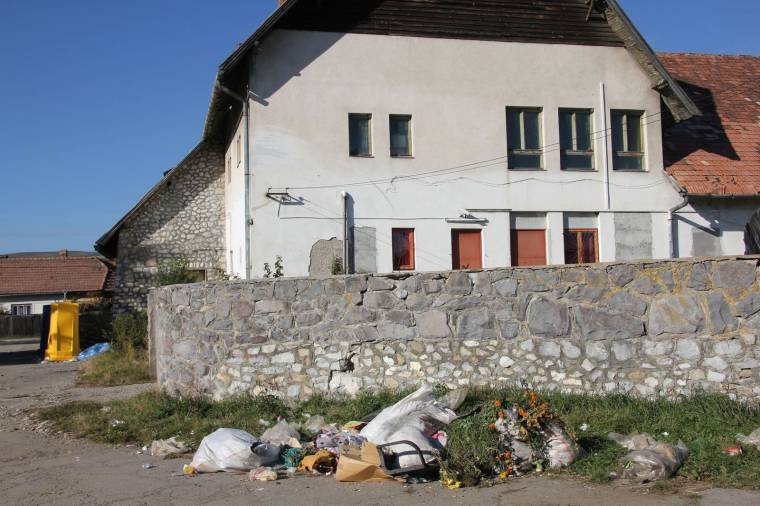 A Szájván nem szemétlerakó, a szemét-elszállítás nem ingyenes