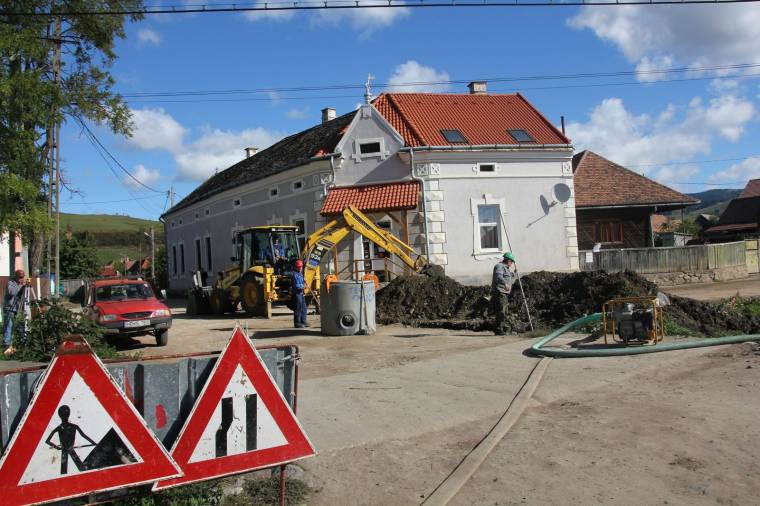 Folytatják a közművesítést Szárhegyen