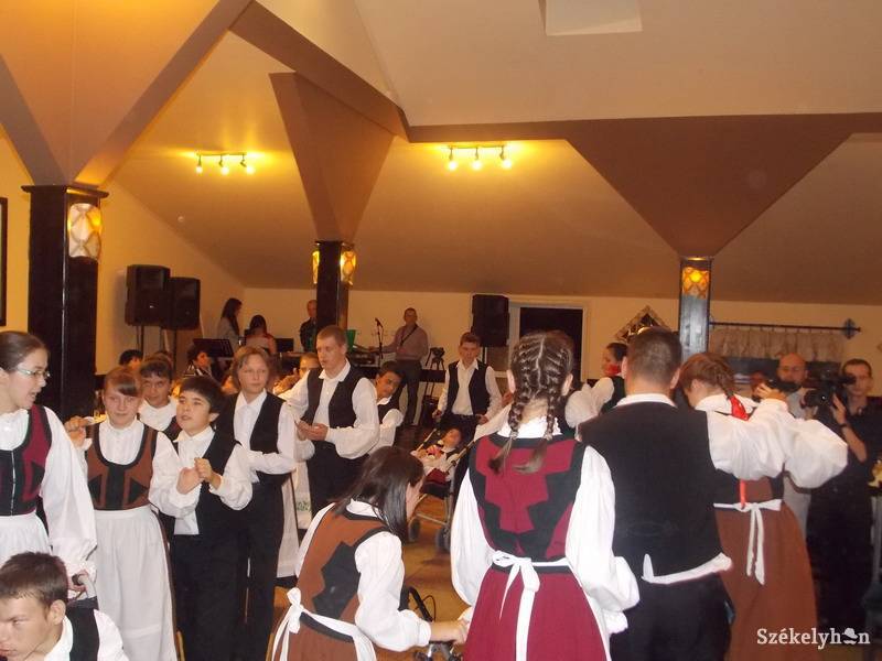 &bullet;  Fotó: Kertész László