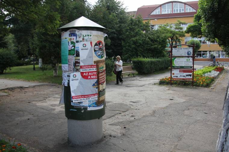 Plakátolás – nem büntettek, de ellenőriznek