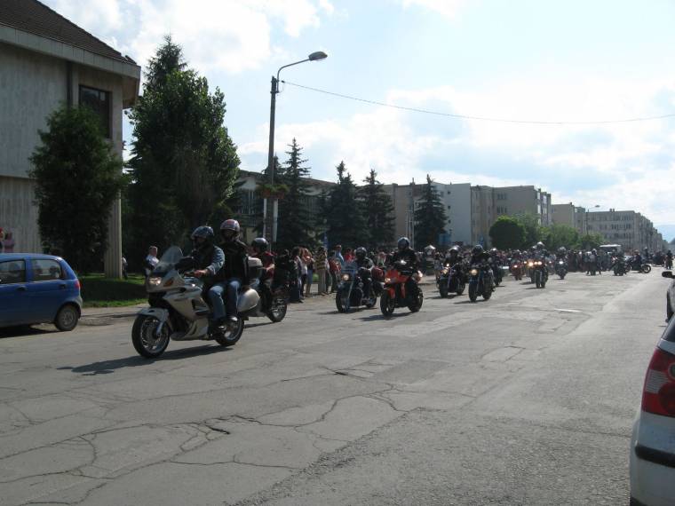 Félezer motoros találkozott