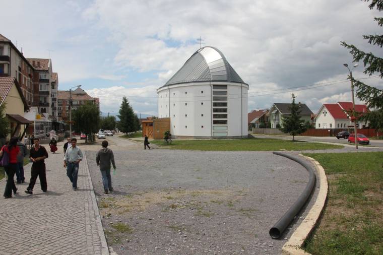 Folytatják a térrendezést