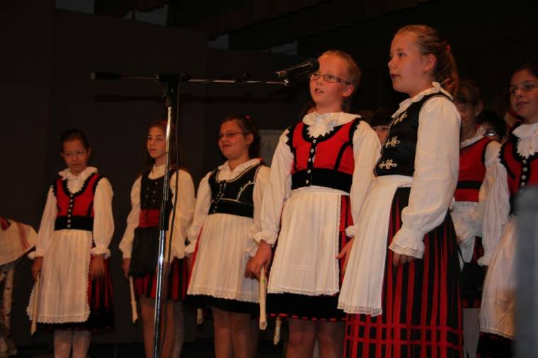 Szivárvány havasán népdalvetélkedő