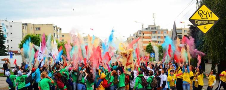 Négy napig a fiataloké a város