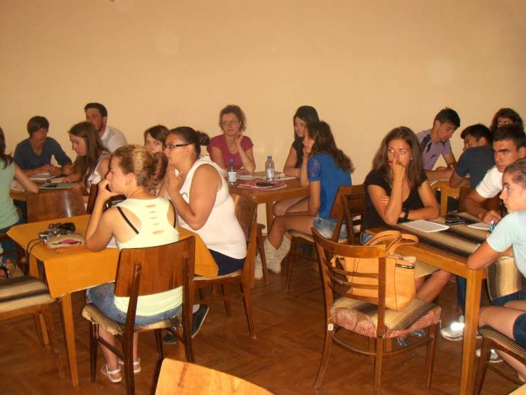 Társaik is segítették a pótérettségizőket