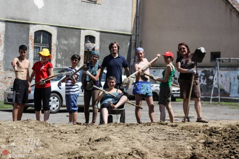 Lájkolható a közösségi munka