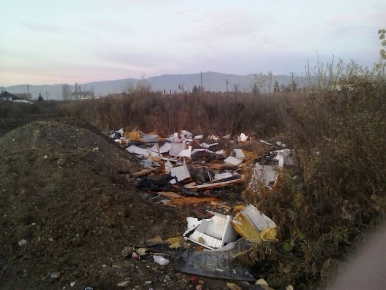 Cégektől származó szemétkupacok