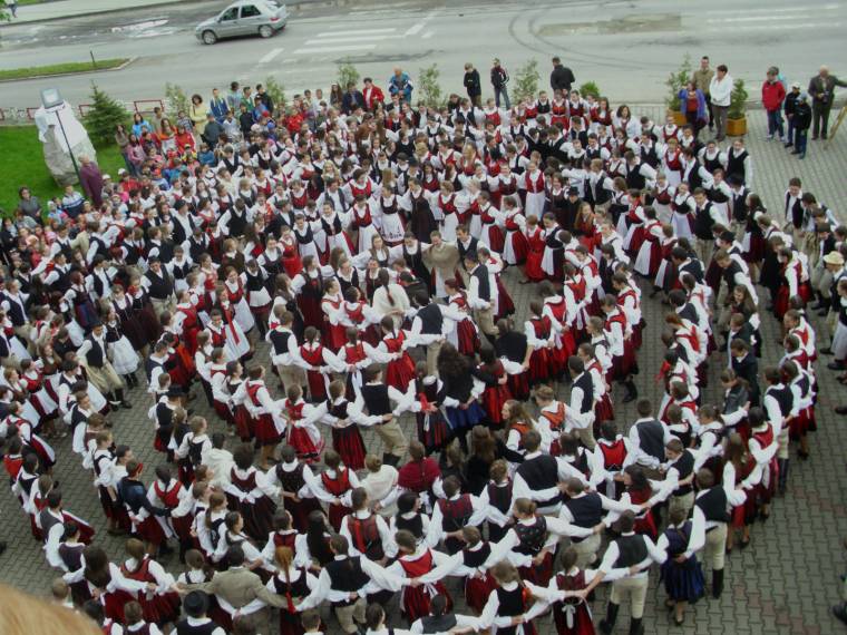 Körtánc és harangszentelés