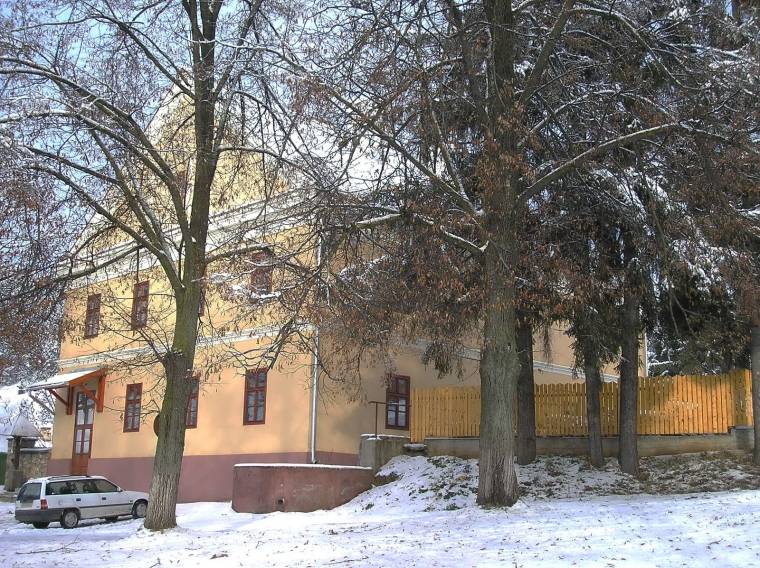 Négy személynek kellene új munkahely