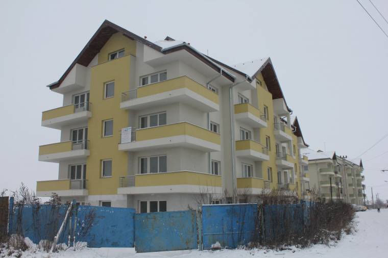 Fedél alatt a második szociális tömbház