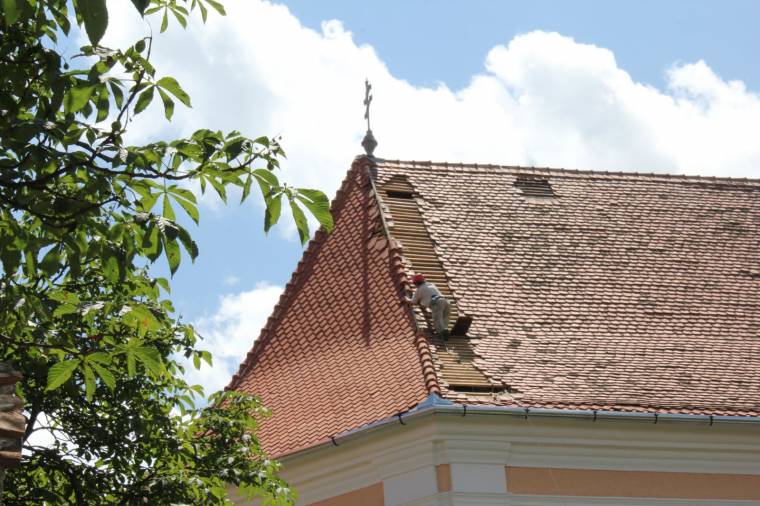 Villám csapott a templomba