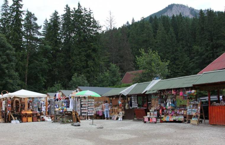 Gyilkostó: cégfelszámolás, bódébontás