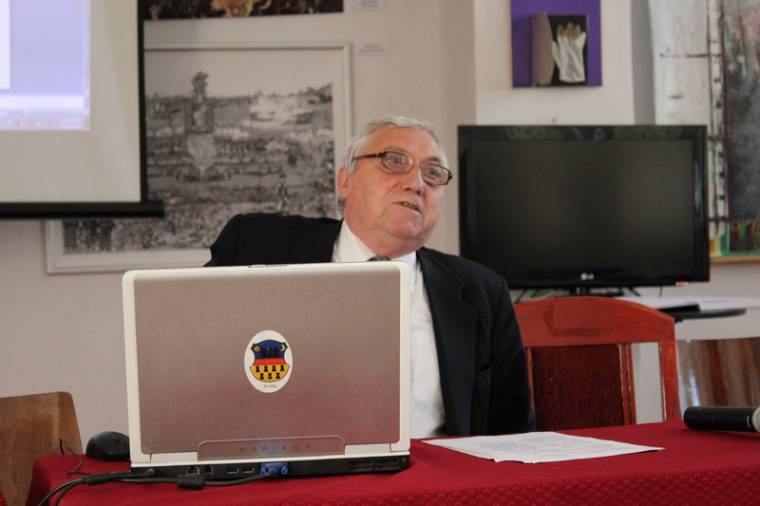 Atlaszoktól a címerekig a történelmi konferencián