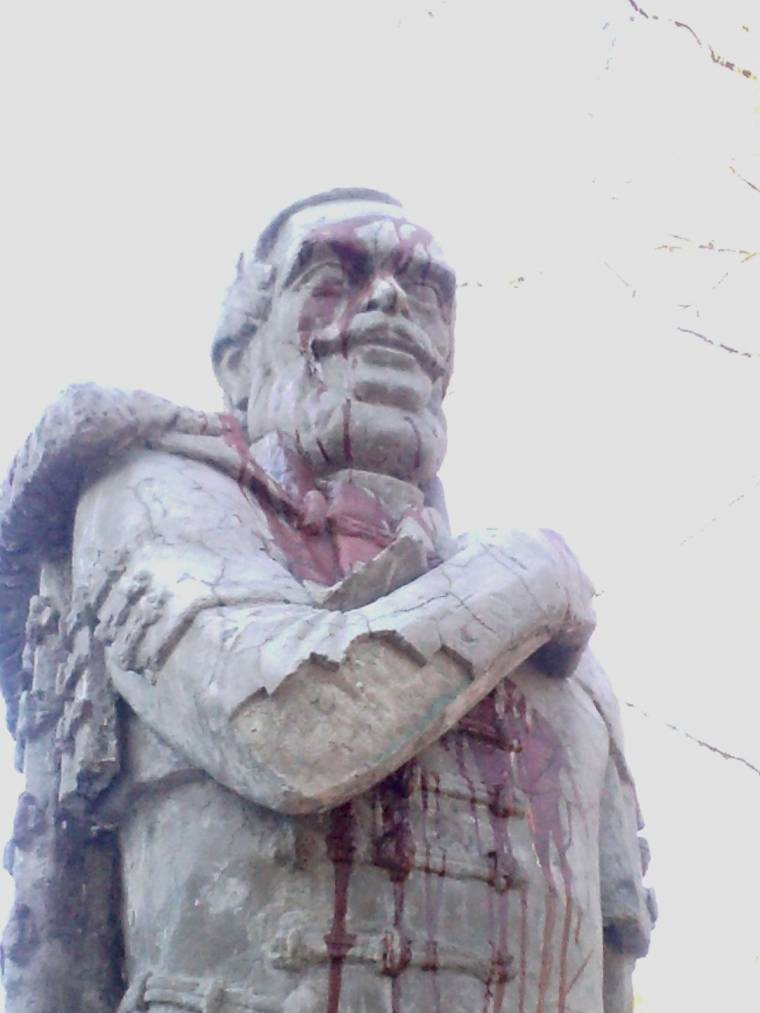 Szoborgyalázás Gyergyószentmiklóson