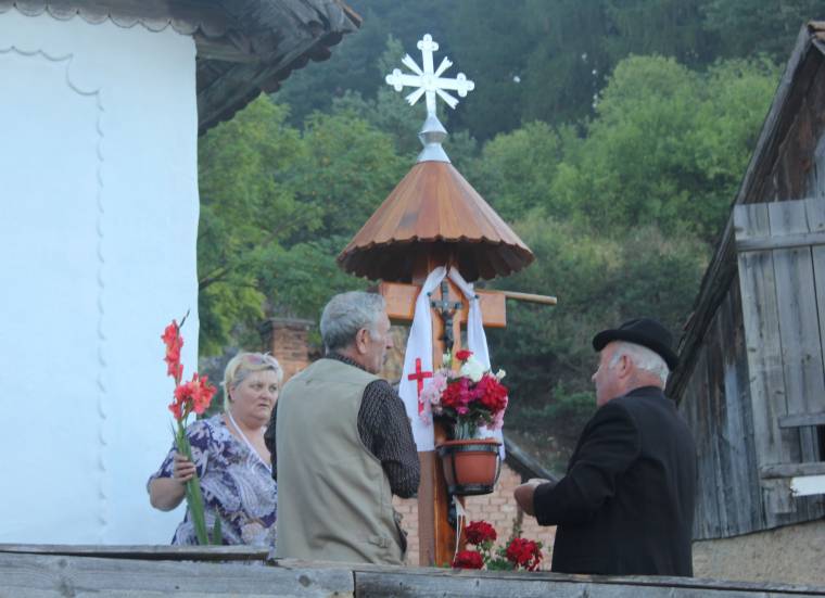 Útszéli keresztfát újítottak fel Szárhegyen