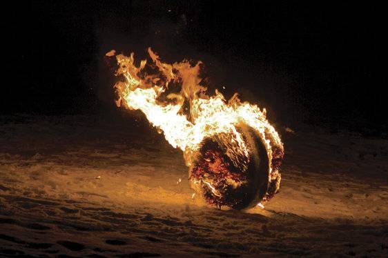 Tűzkerék, a hagyományőrzés tiltott eszköze