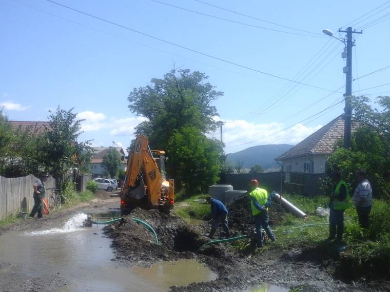Csőszakadás miatt maradt víz nélkül a fél Gyergyószentmiklós és környéke