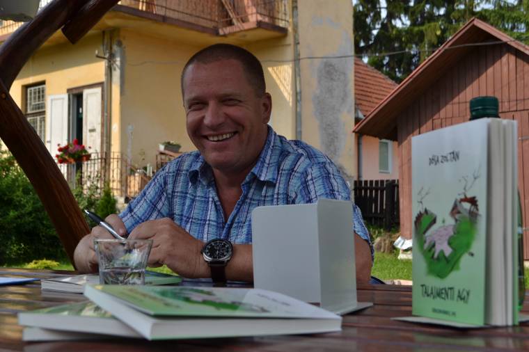 Új kötetét mutatta be Dósa Zoltán