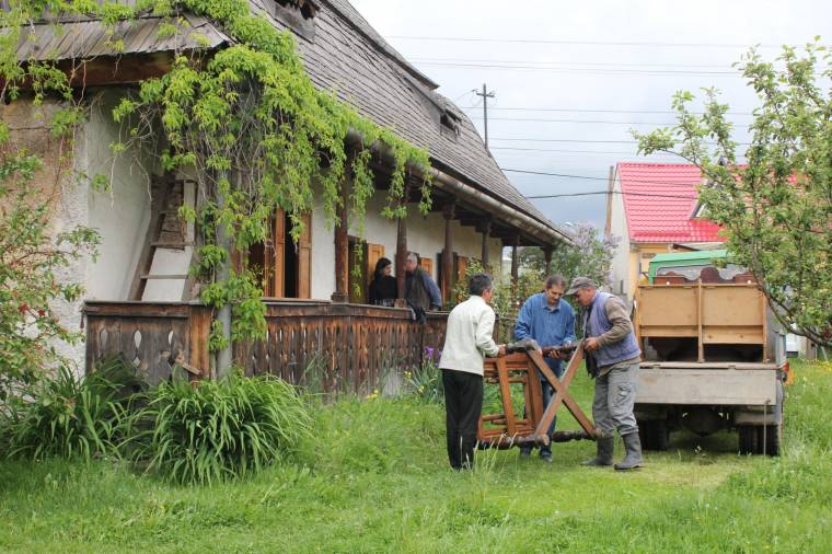 Kiköltözik az alkotóház