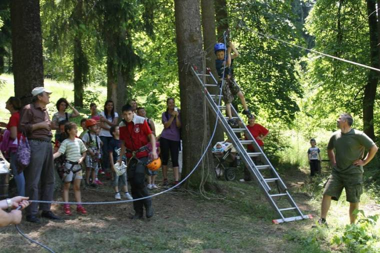 Jókedv földön, lovon, levegőben
