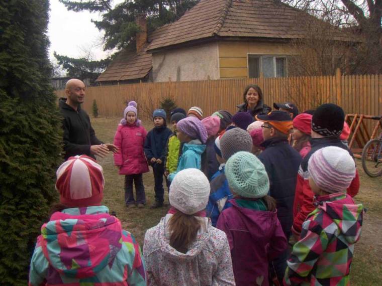 Természetismeret-óra a könyvtárban