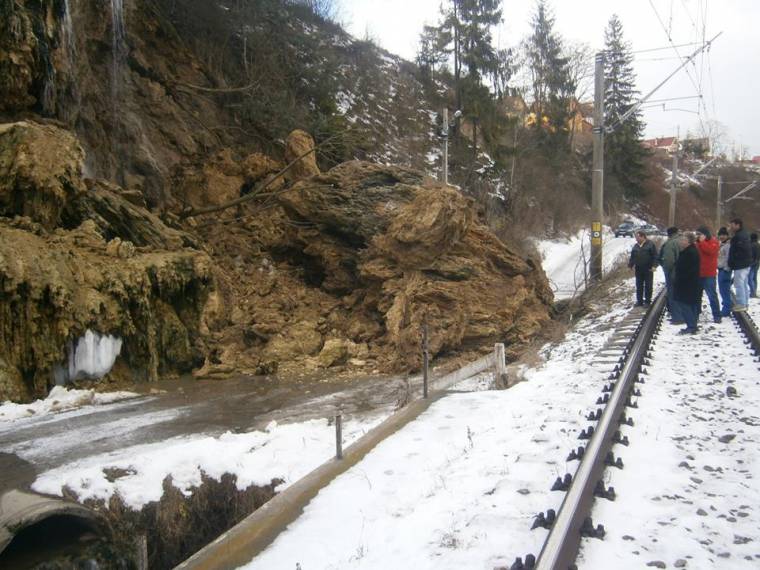 Földcsuszamlás károsította a termálvízesést