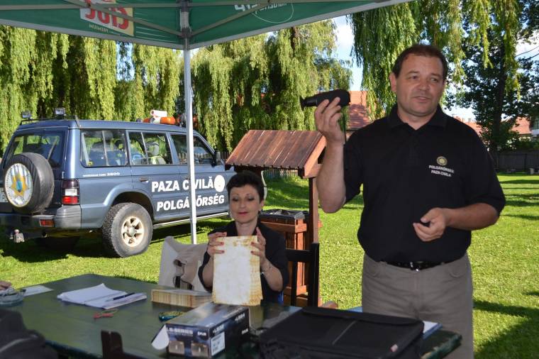 Legfőbb fegyverük a jelenlétük