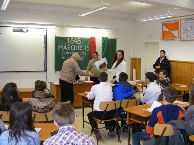 Megemlékezés vetélkedővel