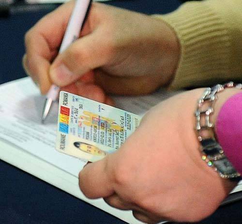 A szavazásra való tekintettel nem érdemes megvárni, amíg lejár a személyigazolvány érvényessége