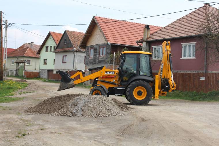 Fejlesztések Újfaluban