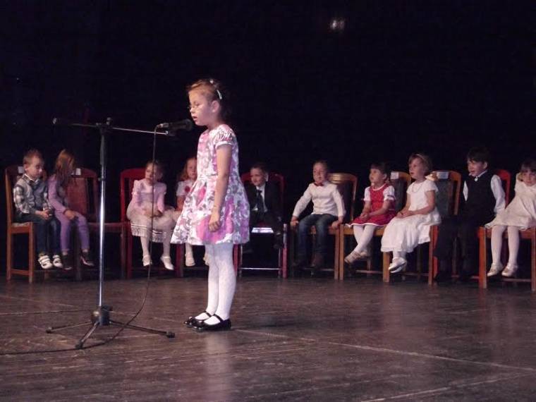 Gyereksereg a versmondók találkozóján