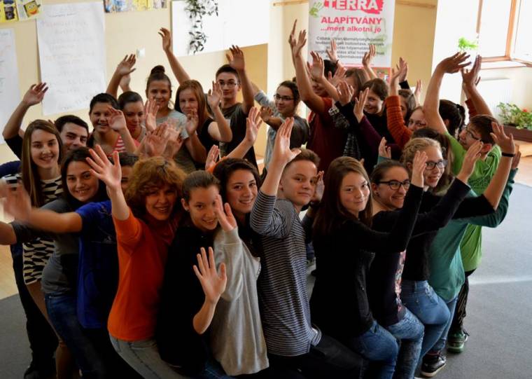 Együttműködő közösséggé kovácsolják az iskolásokat