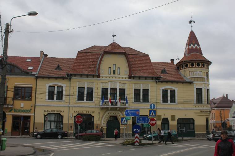 Koncertgázsi borzolja Gyergyószentmiklóson a kedélyeket