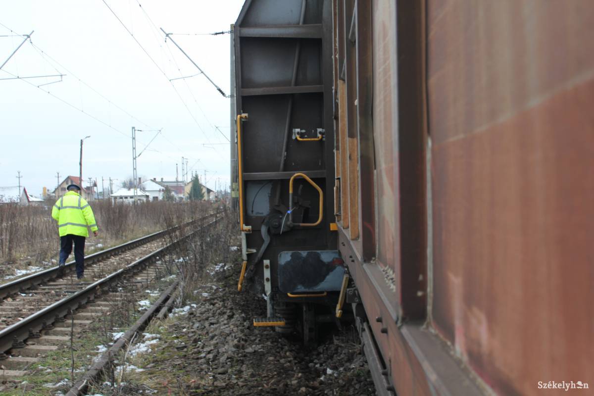 Jóval áron alul adták el a nehéz vasból és acélból készült vagonokat • Fotó: Pethő Melánia
