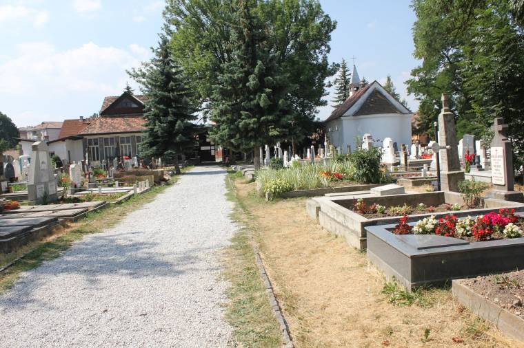 Nem engedélyezett a gyomirtó használata a temető területén