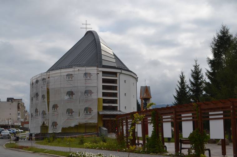 Már csak a szigetelésben bíznak a Bucsin-negyedi templomnál