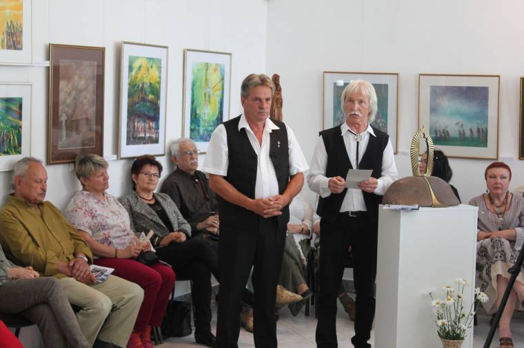 Huszonöt művész alkotása a Szűzanya tiszteletére