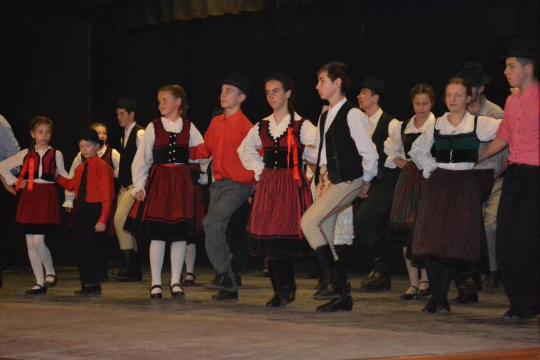 Jubilál a Katorzsa Néptánccsoport