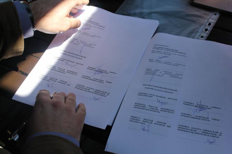 Csak Bajkóék nem írták alá a választási etikai kódexet Gyergyószentmiklóson
