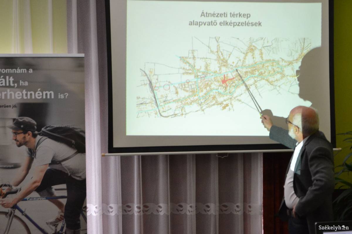 Több évtizedre meghatározhatja a városi közlekedést a készülő mobilitási terv •  Fotó: Gergely Imre