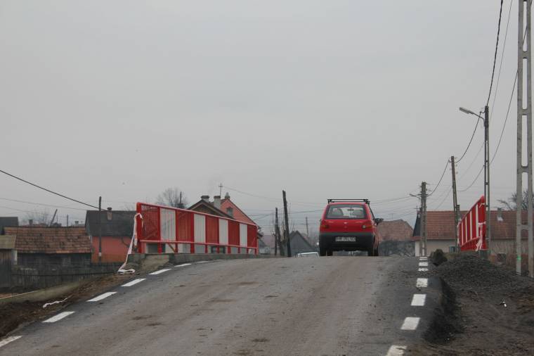 Látványos beruházások vannak folyamatban Gyergyóújfaluban, de tervekből sincs hiány