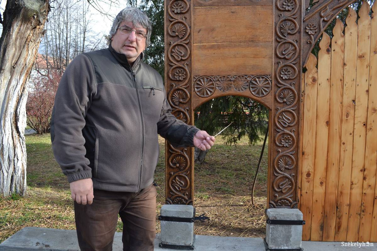 Kapu, szálka, kapu – ilyen változékony volt a helyzet hétfőn a központban •  Fotó: Balázs Katalin