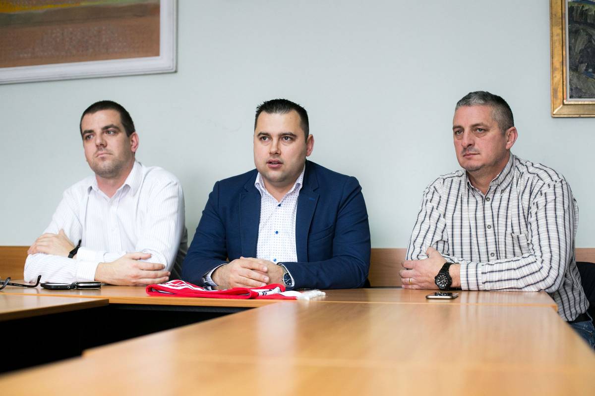 Erős Levente, Barti Tihamér és Len Emil. Konszenzus született alpolgármester-kérdésben •  Fotó: Keresztes Zoltán