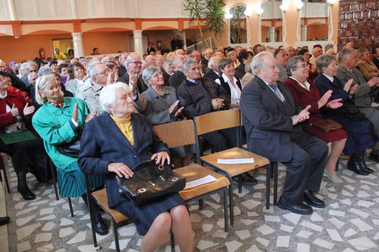 A szépkorúakat köszöntötték Gyergyószentmiklóson