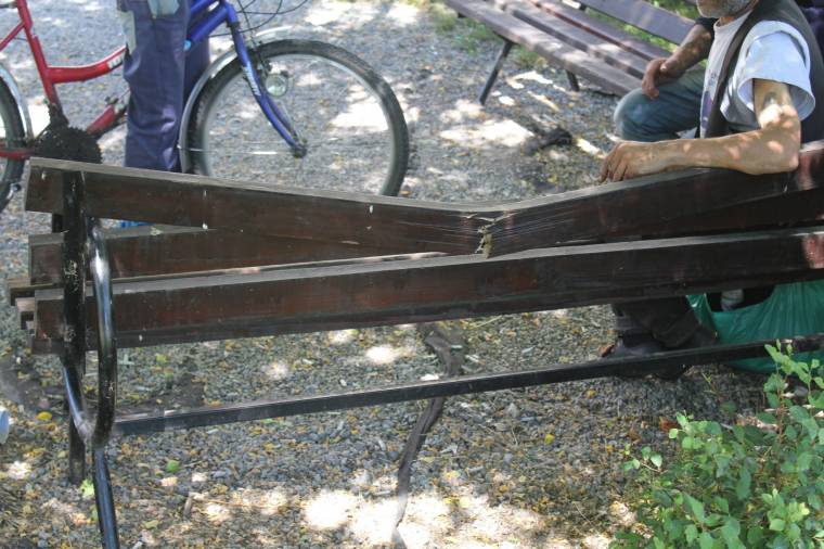 Rongálások, durvaságok a parkban