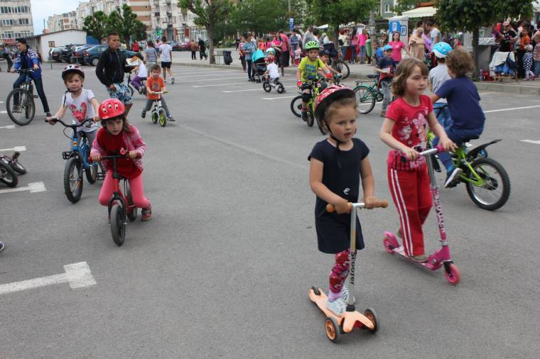 Sokszínű gyermeknapi program Gyergyószentmiklóson